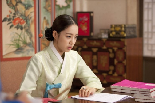 《仁粹大妃》中饰“仁粹大妃”少年时期