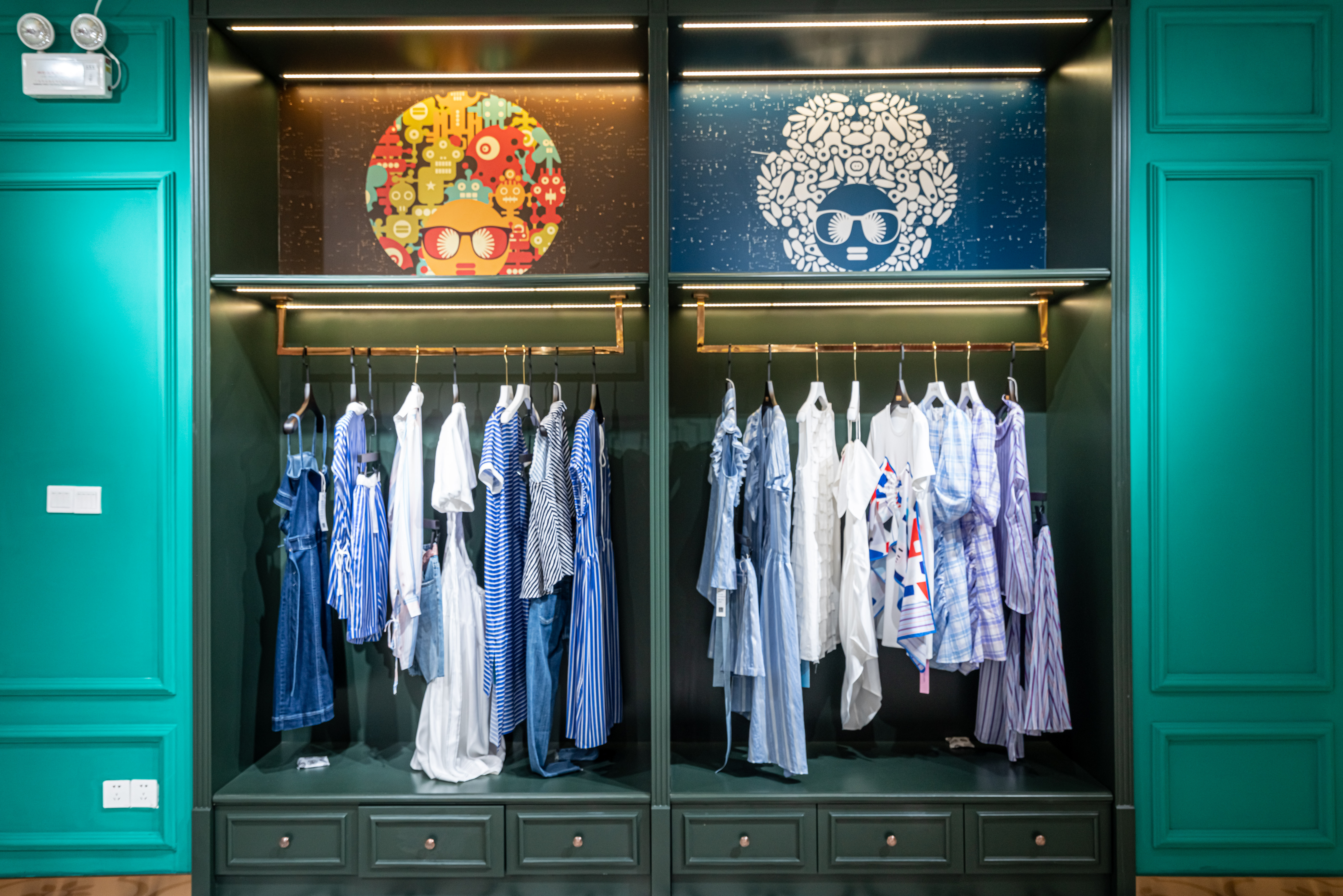 深圳无糖共享衣橱服饰有限公司