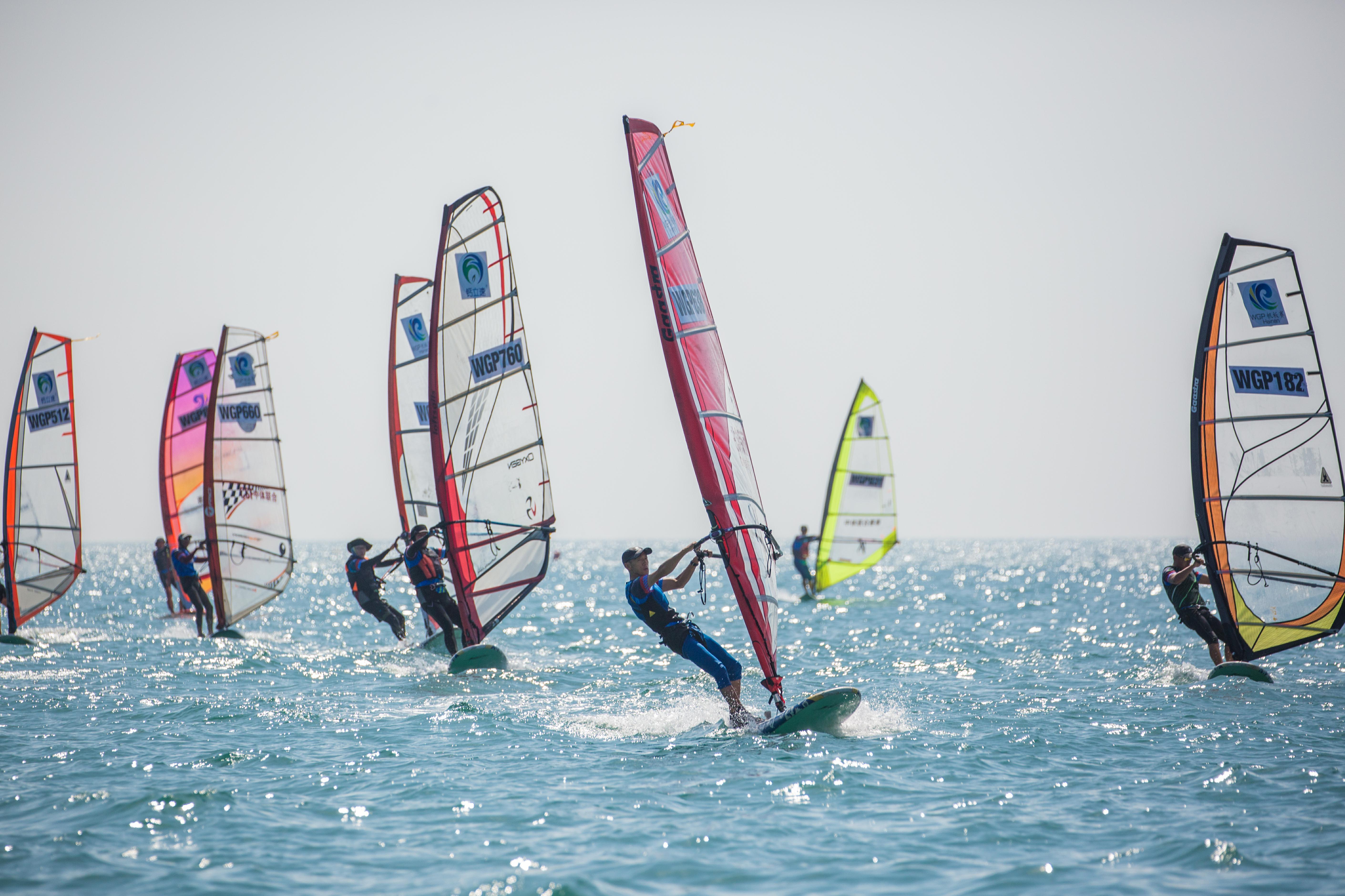  p data-id="gn2px4dbxi">长距离赛是分男,女两组的帆板运动比赛项目