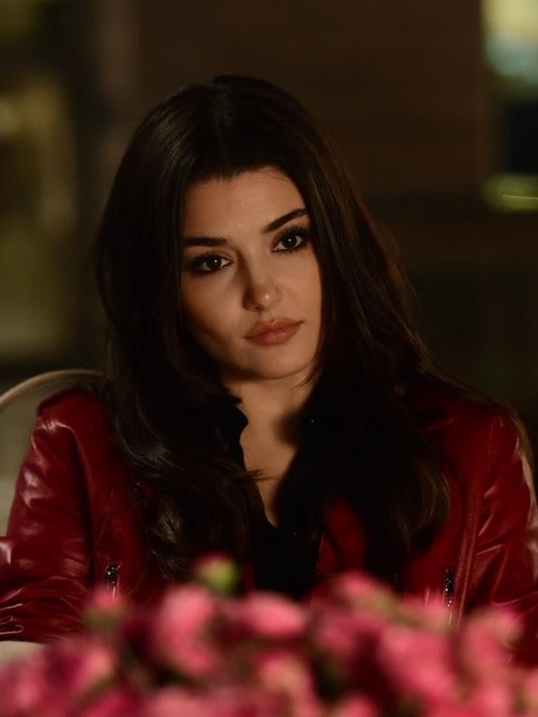 data-id="touyzdxnlwql">汉黛·埃塞尔