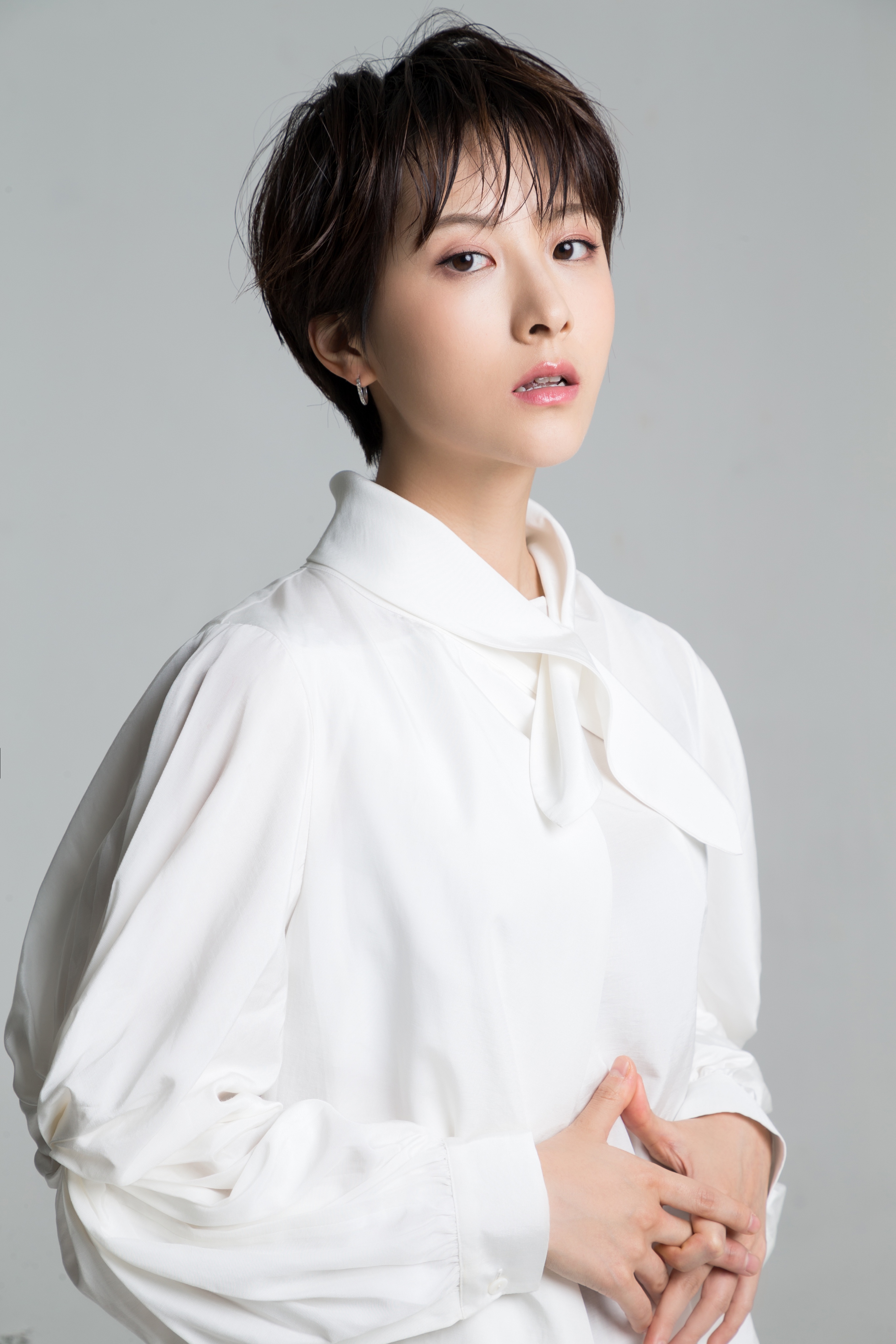 艺,1994年11月22日出生,毕业于北京现代音乐学院,中国内地影视女演员