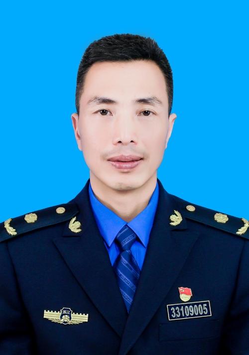 男,现任浙江省台州市三门县综合行政执法局党委委员,副局长 span
