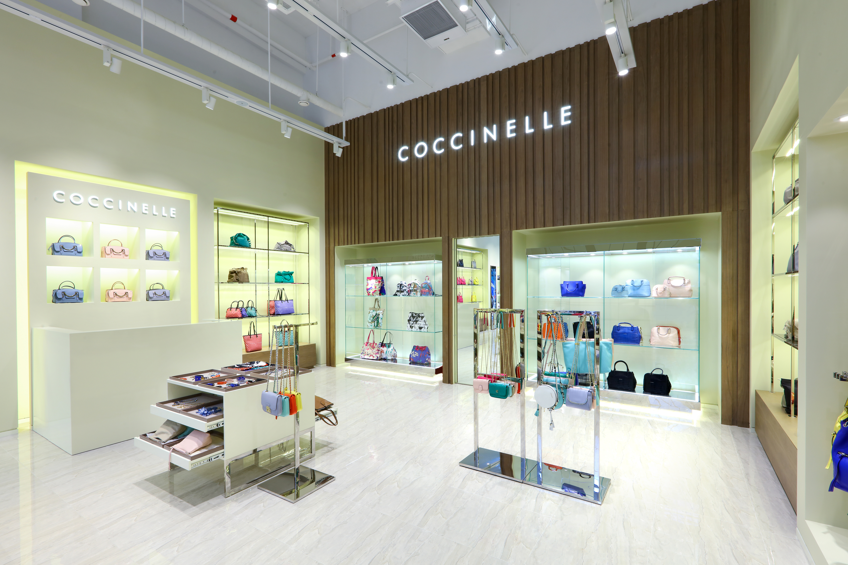  p>coccinelle是 a target="_blank" href="/item/意大利/148336"