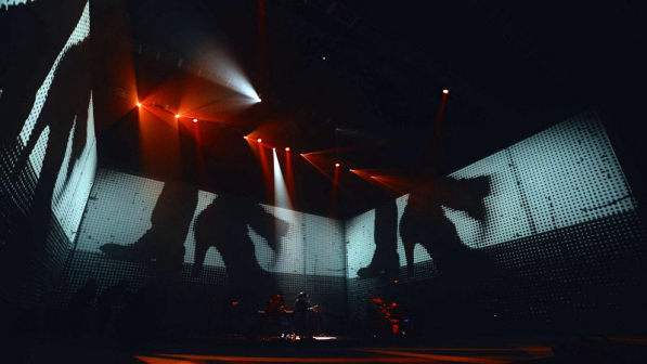 2021年限定演唱会“APOLOGIES 雨天决行”