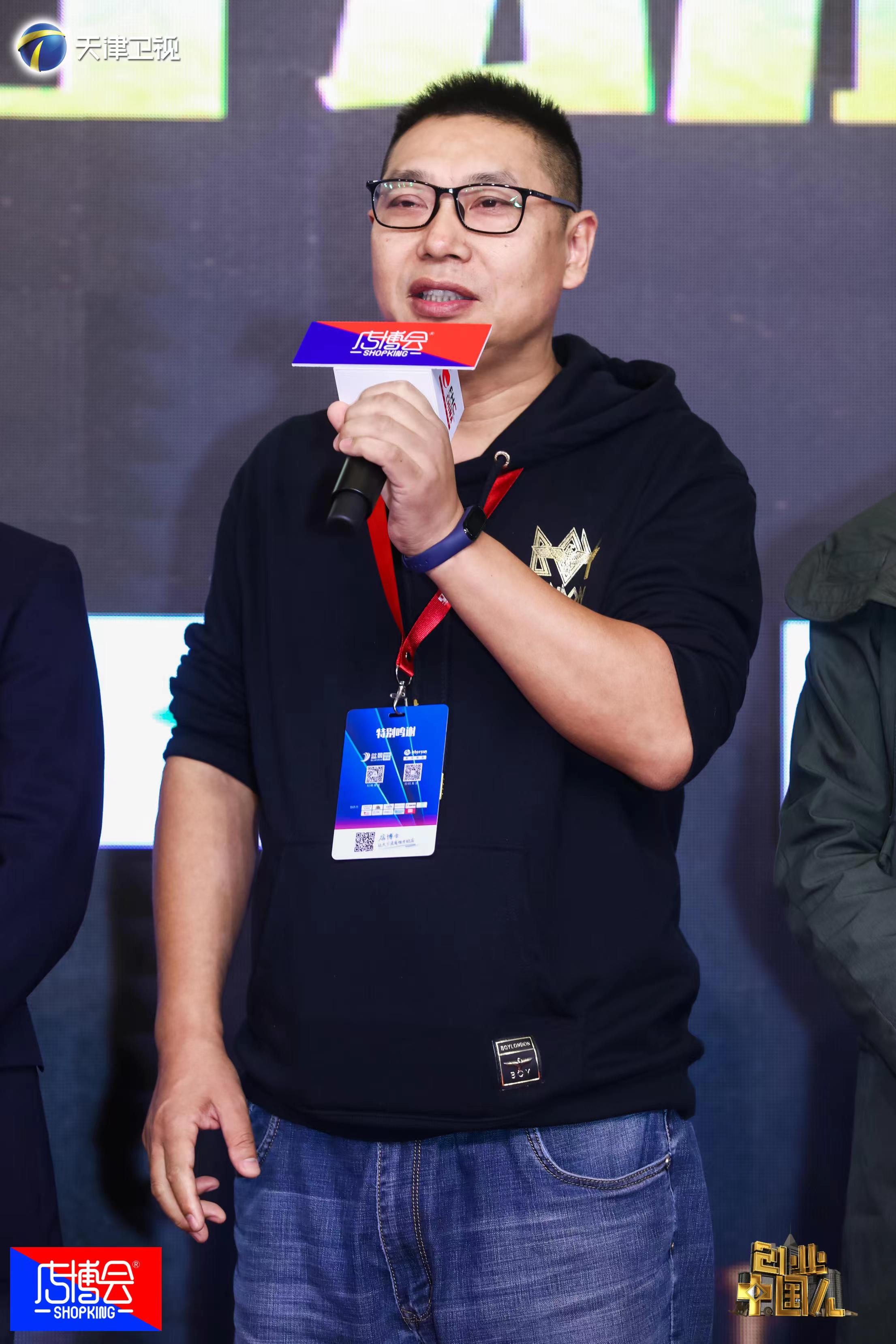  p>许云龙,原名许云翠,中国现当代诗坛最具活跃的青年 a target="