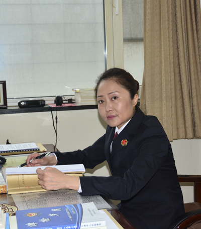  p>王奕,女,1971年出生,天津市河西区人民检察院反贪污贿赂局侦查三科