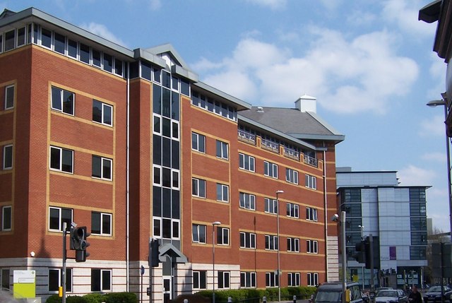 朴次茅斯大学