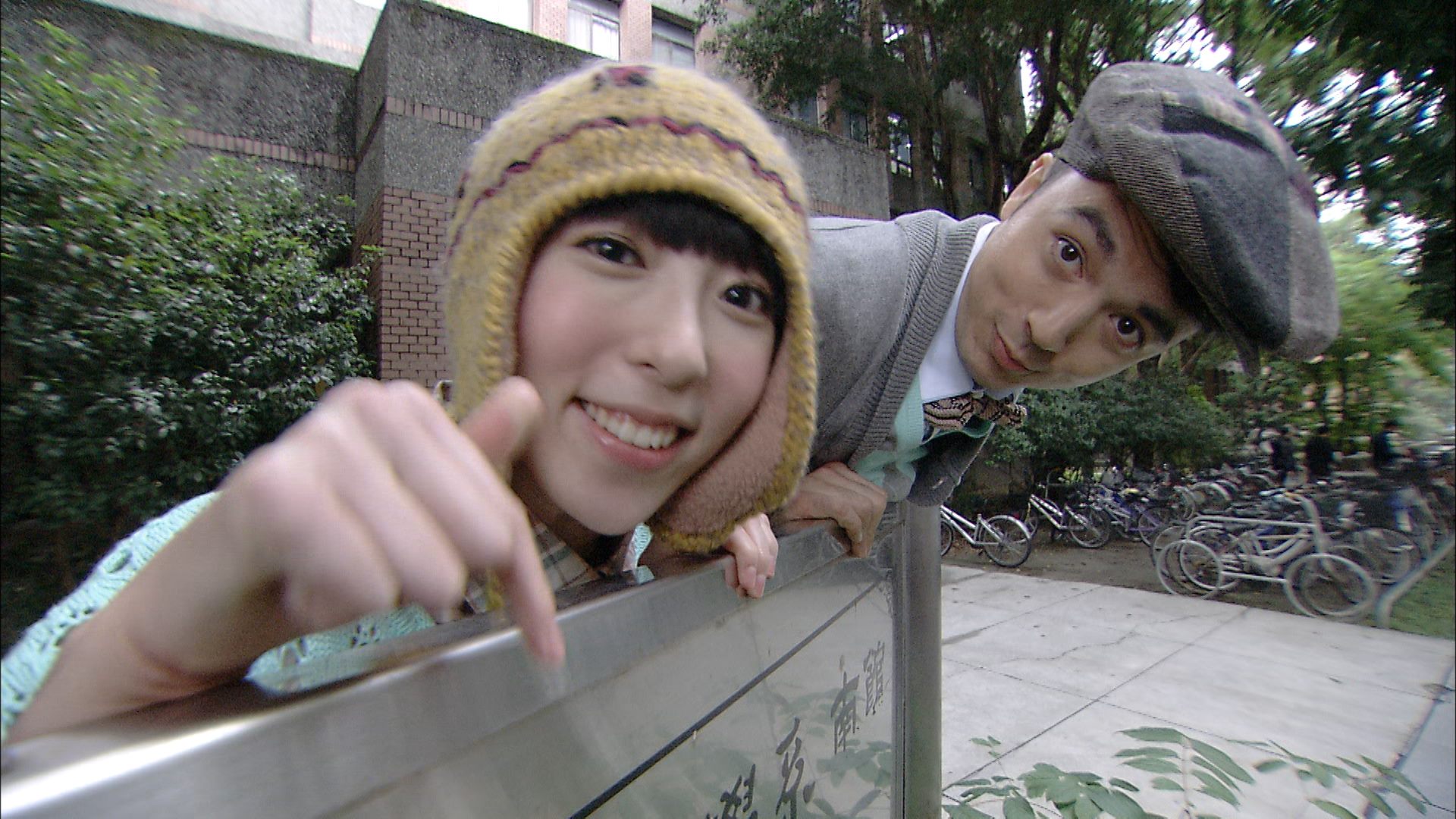  p data-id="gnx3mm629s">蔡颐榛,本名蔡宜臻,艺名五熊,1987年8月23日