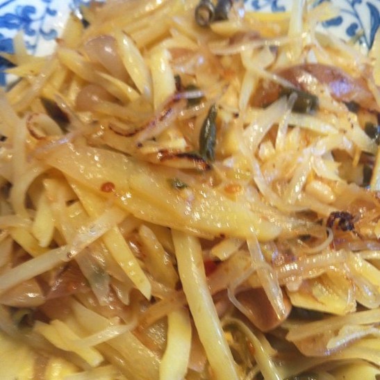 酸腌菜炒土豆丝