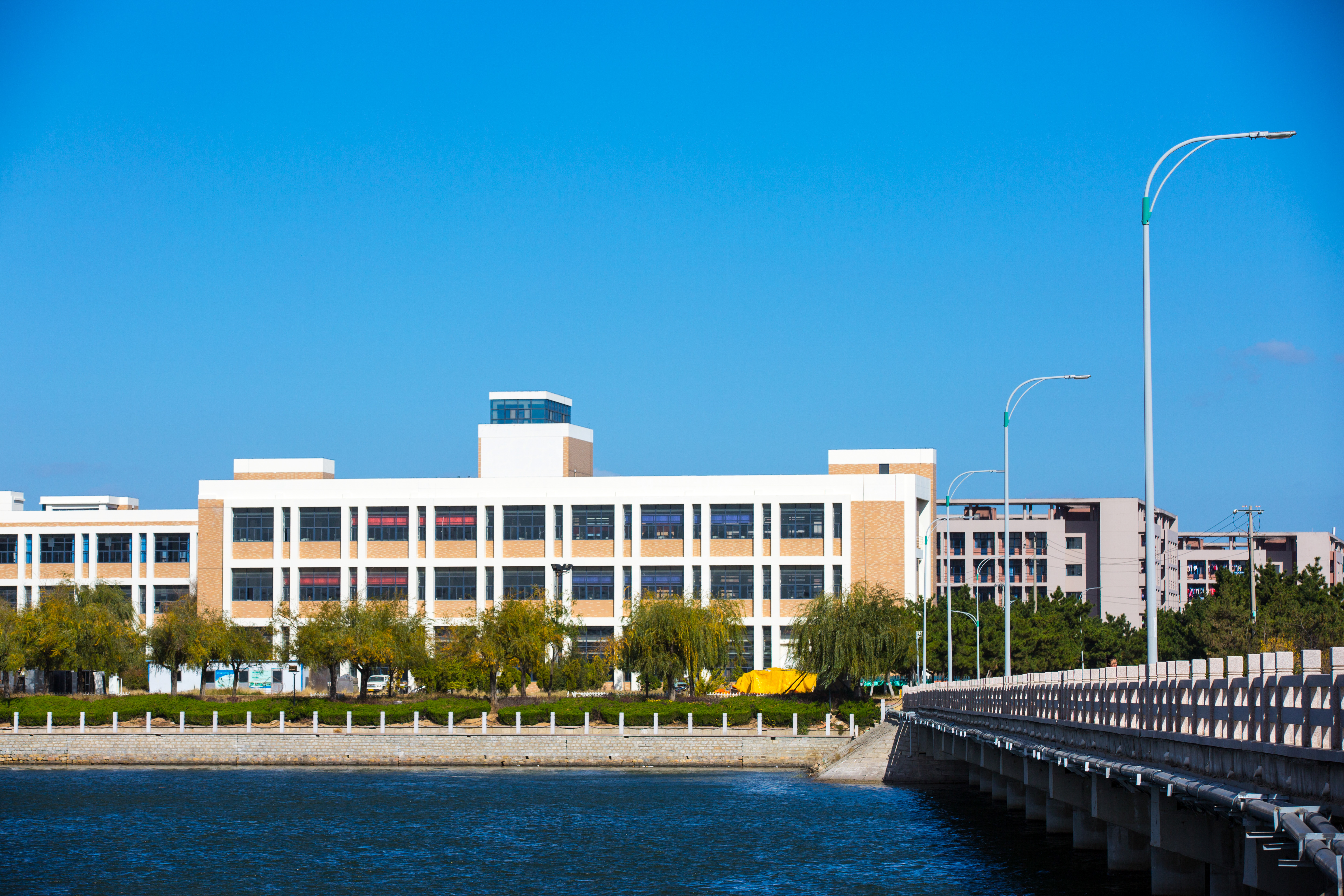  p>威海职业学院(weihai vocational college)是一所由 a target="
