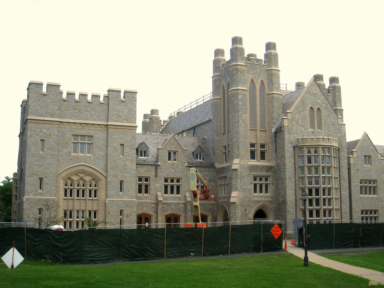  p>康涅狄格大学(university of connecticut,简称uconn),创建于1881