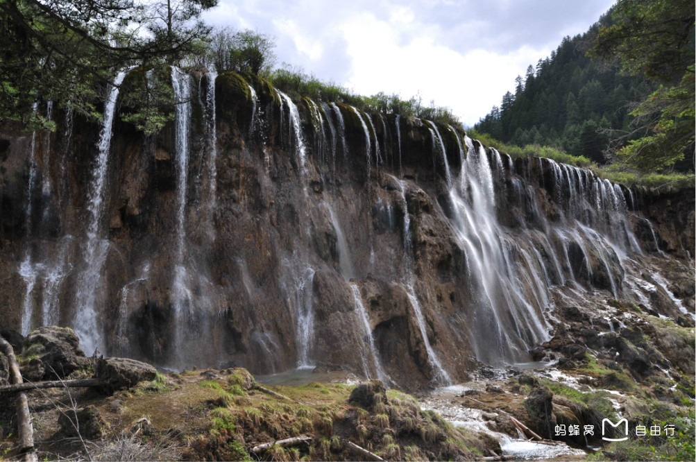 四川诺日朗瀑布
