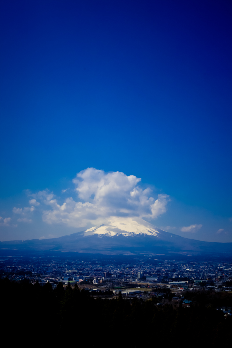  p>富士山(日语:ふじさん;英语:mount fuji),位于 a target="_blank"
