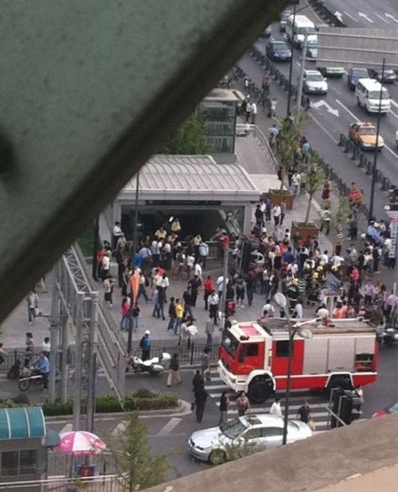 ="#" data-lemmaid="12419281">上海地铁10号线 /a>新天地站设备故障