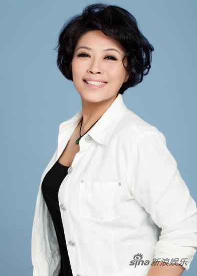  p>郑莉,安徽蚌埠人,解放军空政歌舞团的国家一级女高音歌唱演员,演唱