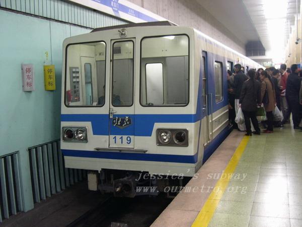  p>dk9型地铁电动客车是长客厂1983年为北京地铁制造的,共制造4辆.