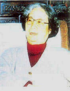  p>宗璞,原名冯钟璞,女,1928年出生,当代作家,常用笔名宗璞,笔名另有 