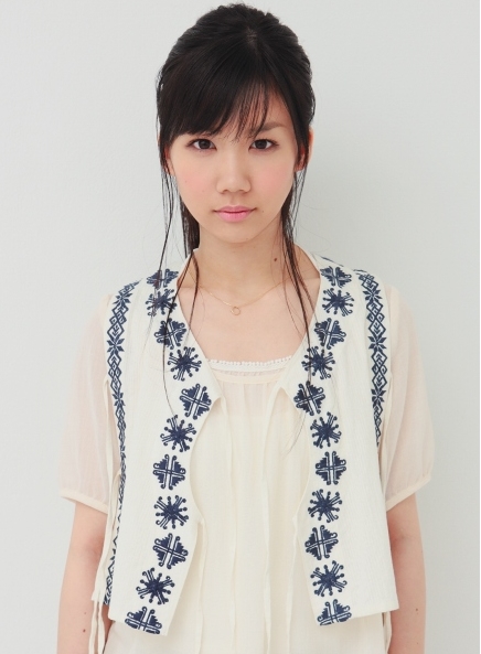  p>奥村初音,日本著名女歌手与演员,2007年出道,至今仍被称为乐坛抒情