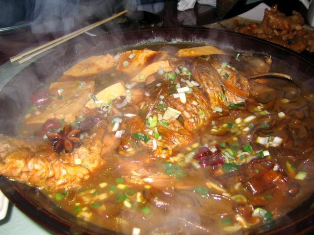  p>侉炖鱼是山东省传统名菜,属于鲁菜系.