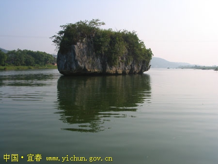  p>位于江西省宜春市袁州区市区东郊下浦境内,有两个钓台:一在距城3