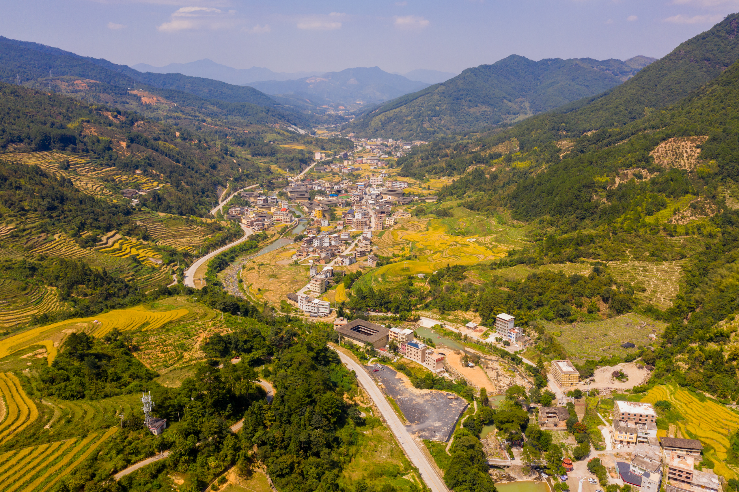 福建永定南溪土楼群