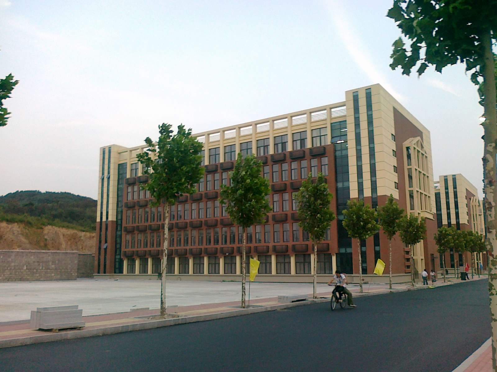 青岛建筑工程学院