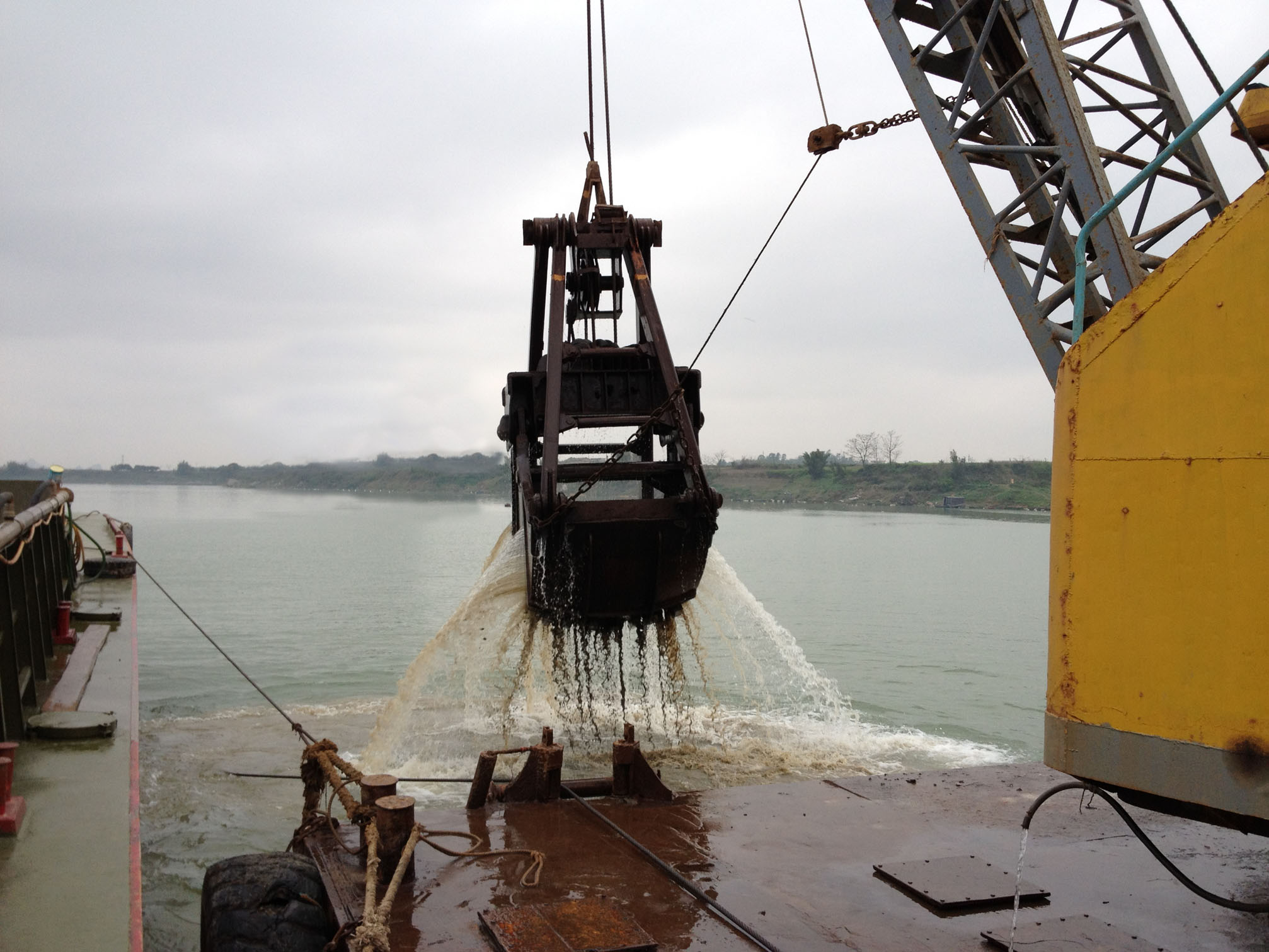  p data-id="gnwjq2axwd">疏浚工程,是指采用挖泥船或其他机具以及