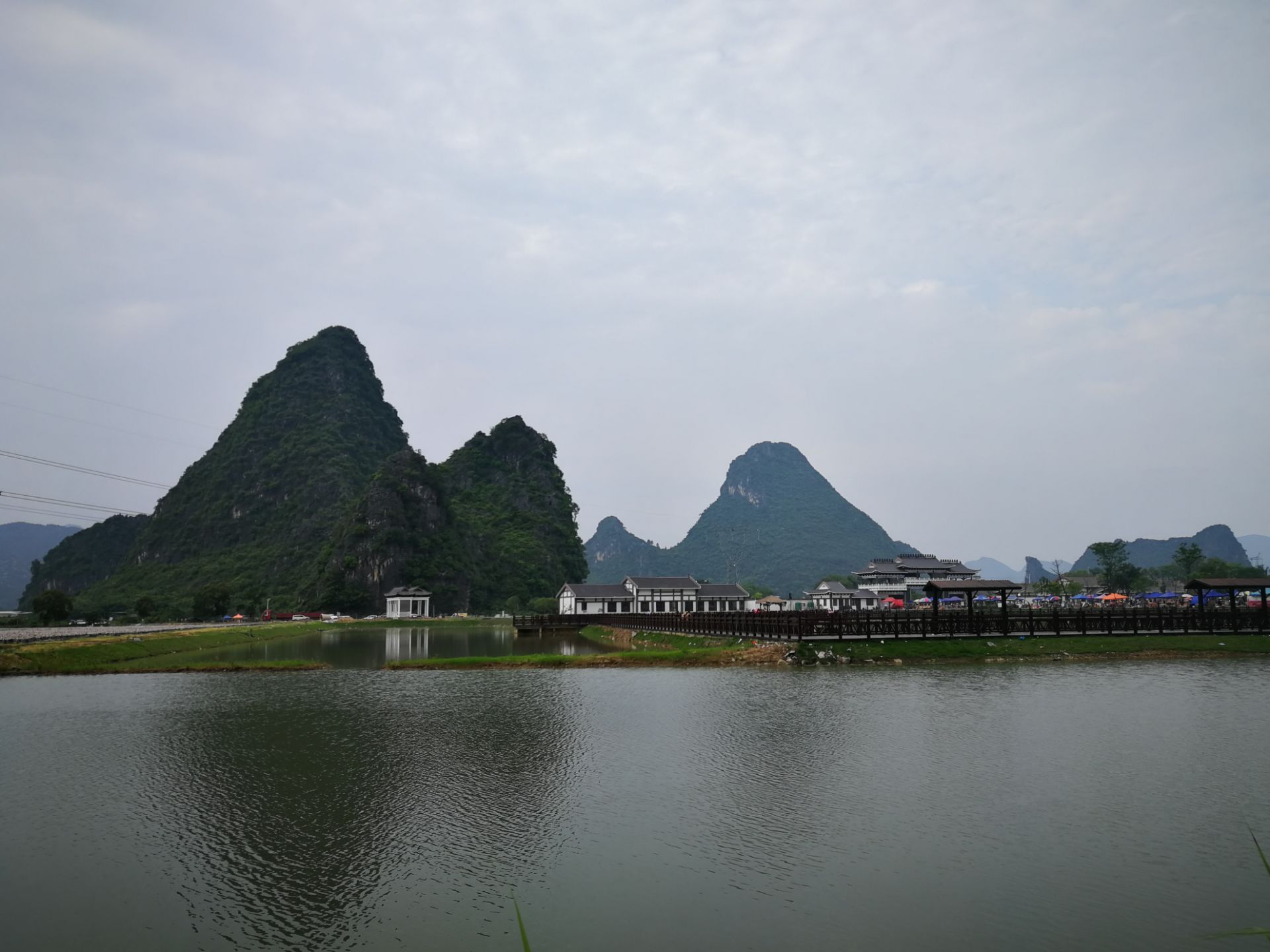  p data-id="gnwx15r4gf">钟山十里画廊景区位于贺州市钟山县城西北18