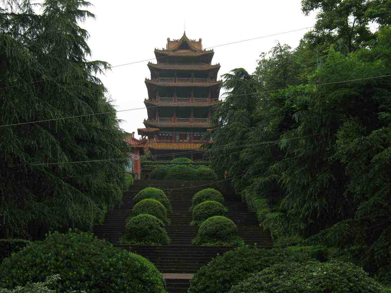  p data-id="gnxajw7czx">重龙山,位于四川省内江市 a target="_blank