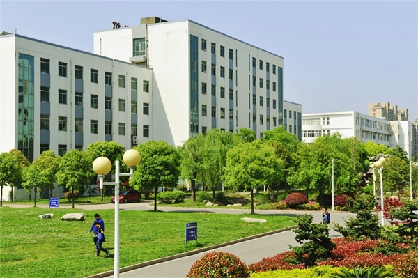  p>扬州高等职业技术学校( a href="#">江苏联合职业技术学院 /a>扬州
