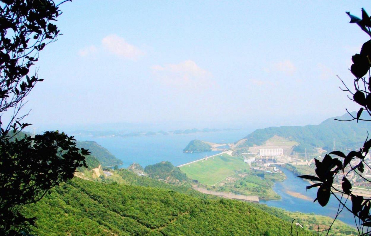  p>龙山自然风景区位于 a target="_blank" href="/item/揭西县