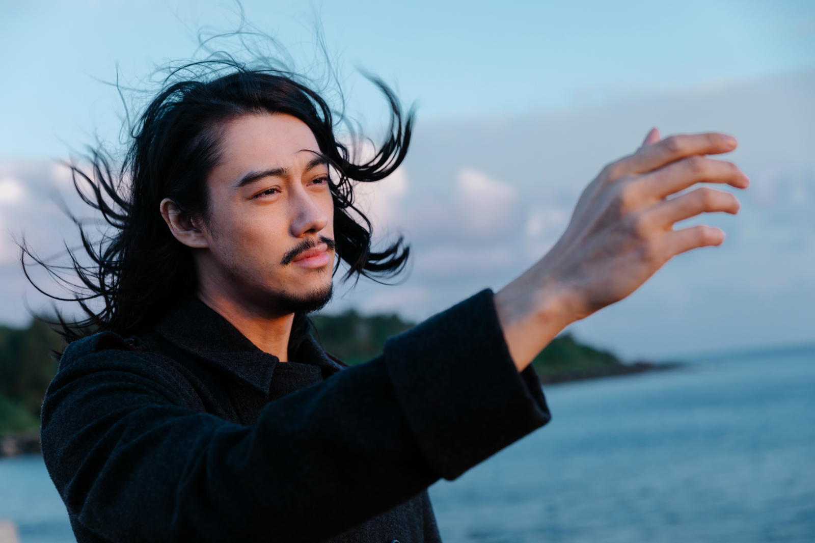 杨永聪《Lost & Found》：矛盾且相对，得到又失去，不如写首_百科TA说