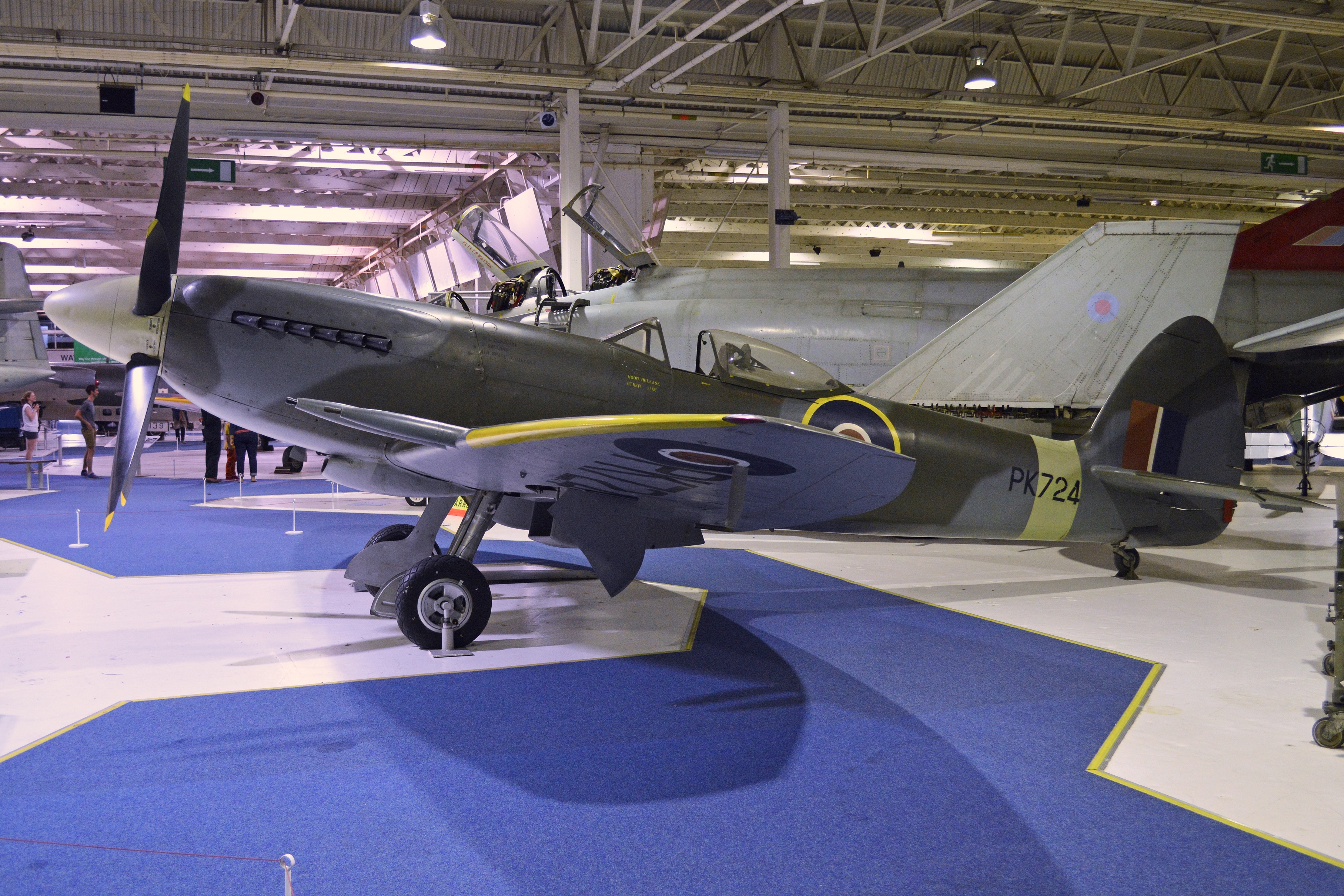  p>喷火式战斗机(英文:spitfire fighter),是 a href="#" data-lemma