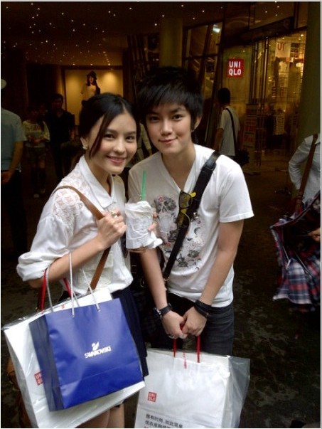  p>李缇娜(tina),1991年2月12日出生于泰国清迈,毕业于 a target="