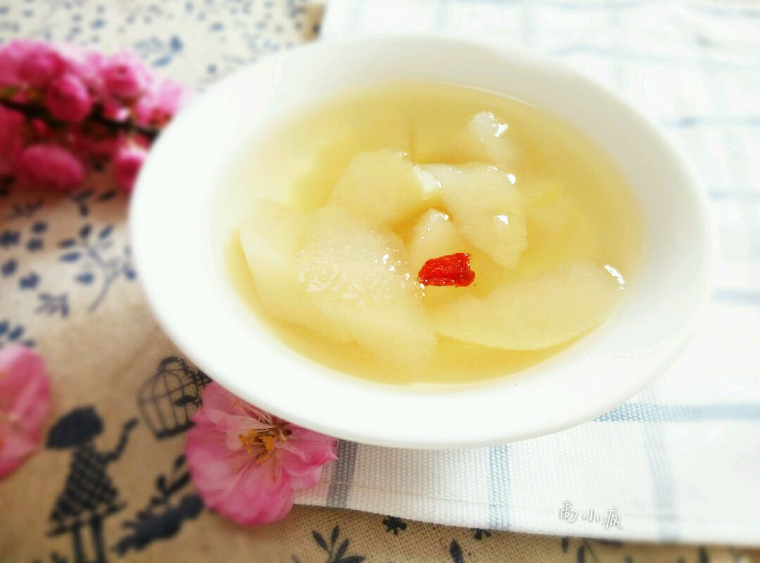 川贝冰糖焖雪梨