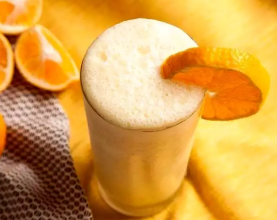 柳橙香蕉酸奶汁