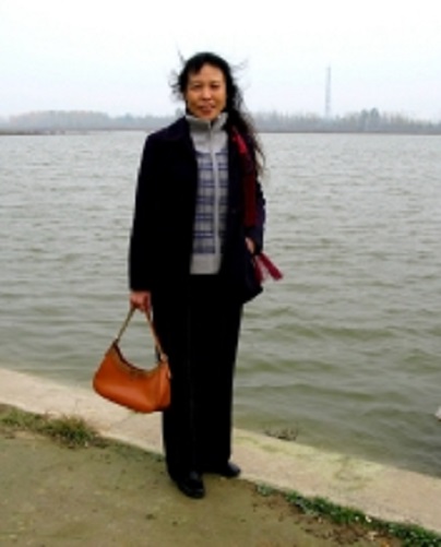  p>女,河南唐河人,1956年11月生,中国民主同盟盟员.