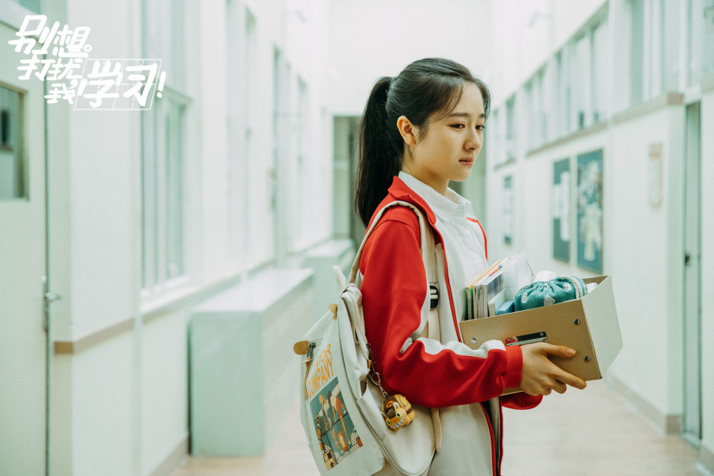  p data-id="2k4y4l7pgzd">南向晚,《 a targe