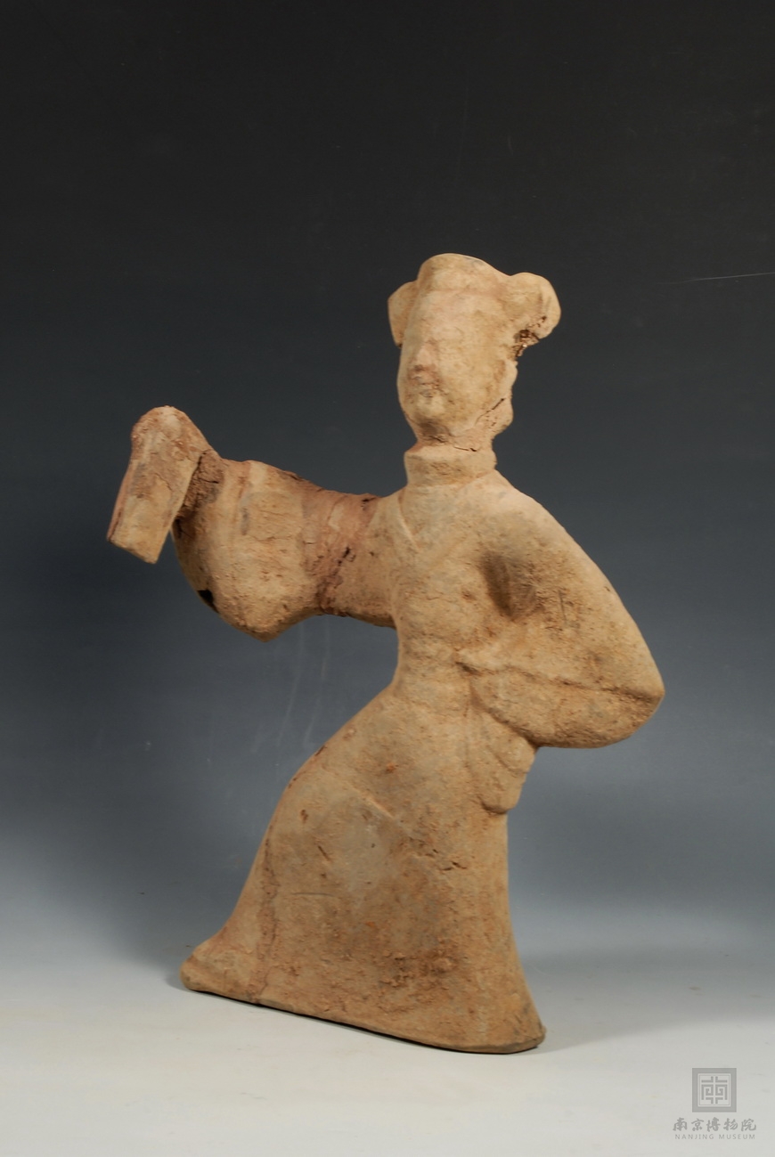 东汉陶跳舞俑