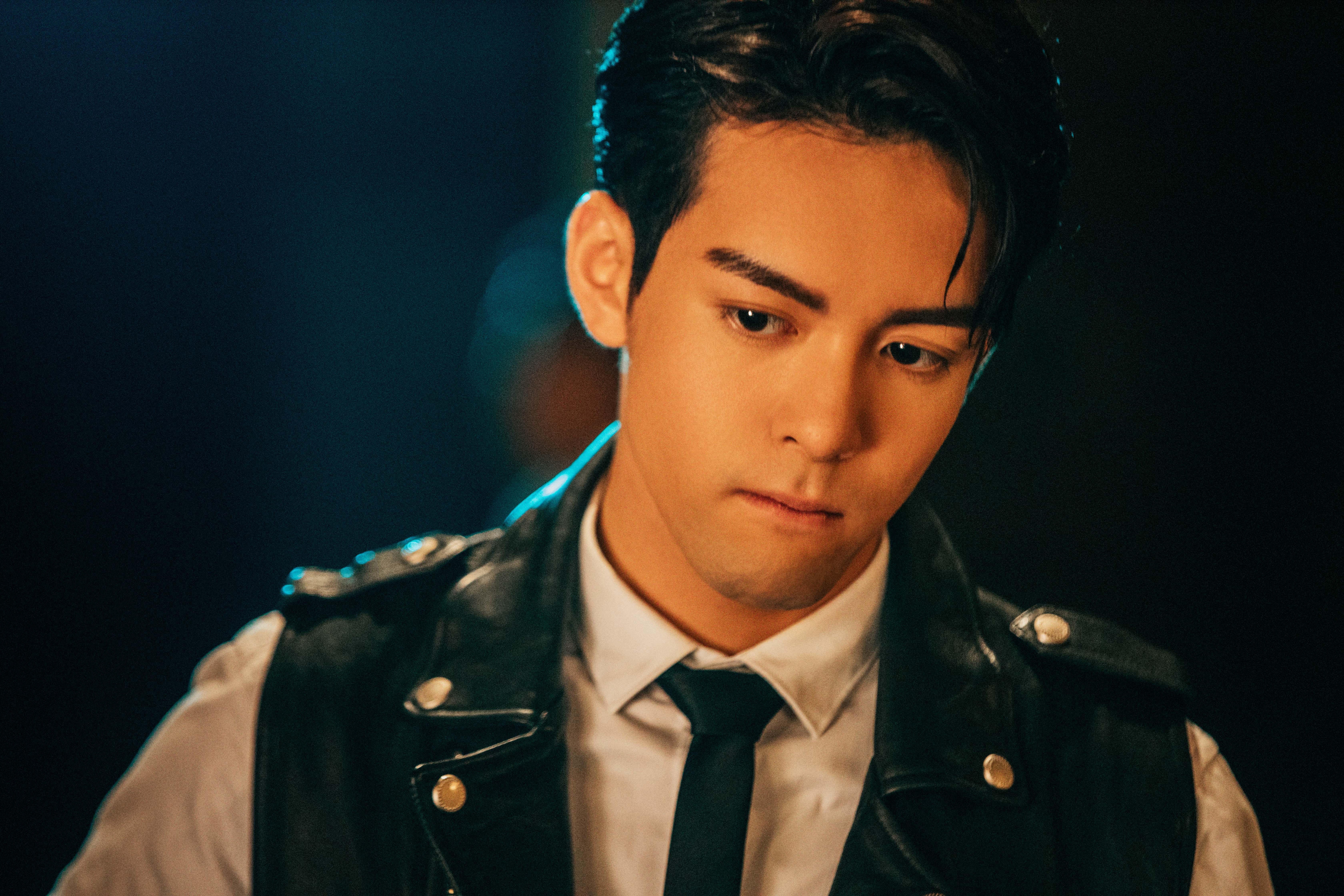 原名曾威航,1996年10月9日出生于广东省深圳市,中国内地影视男演员