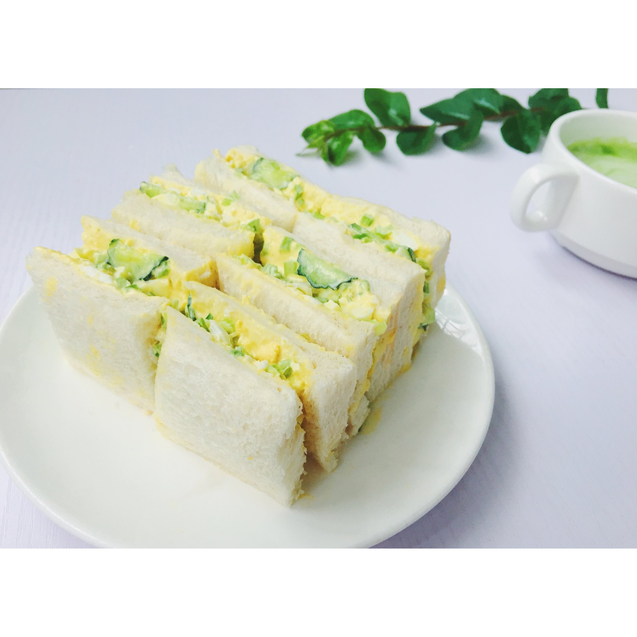 小汽车鸡蛋沙拉三明治