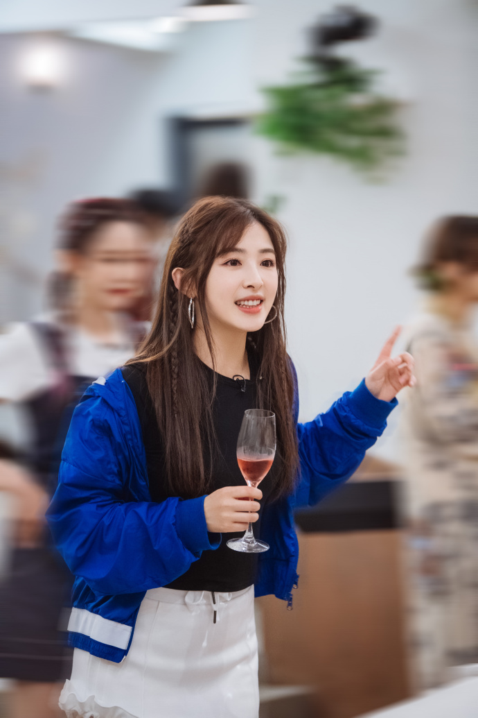  p>张含韵,1989年4月9日出生于四川省德阳市旌阳区,中国内地流行乐女