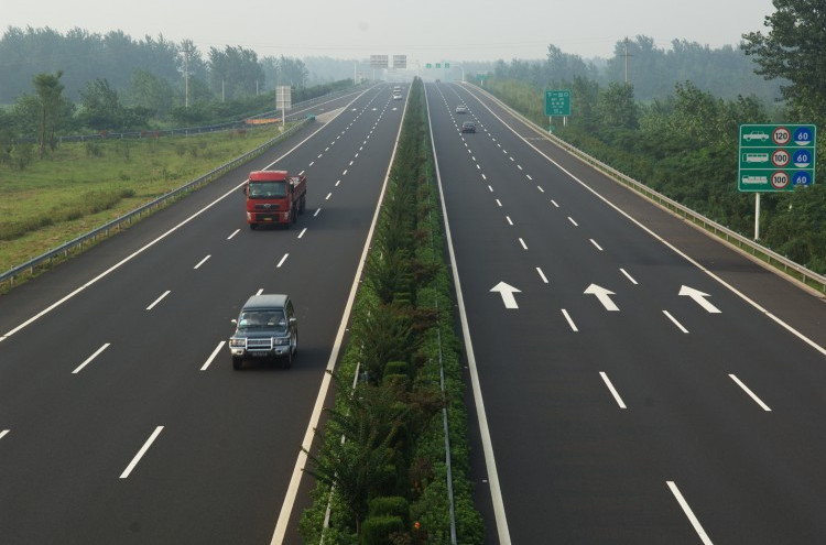 靖江高速公路(yancheng╟jingjiang expressway),简称"盐靖高速"鞘 