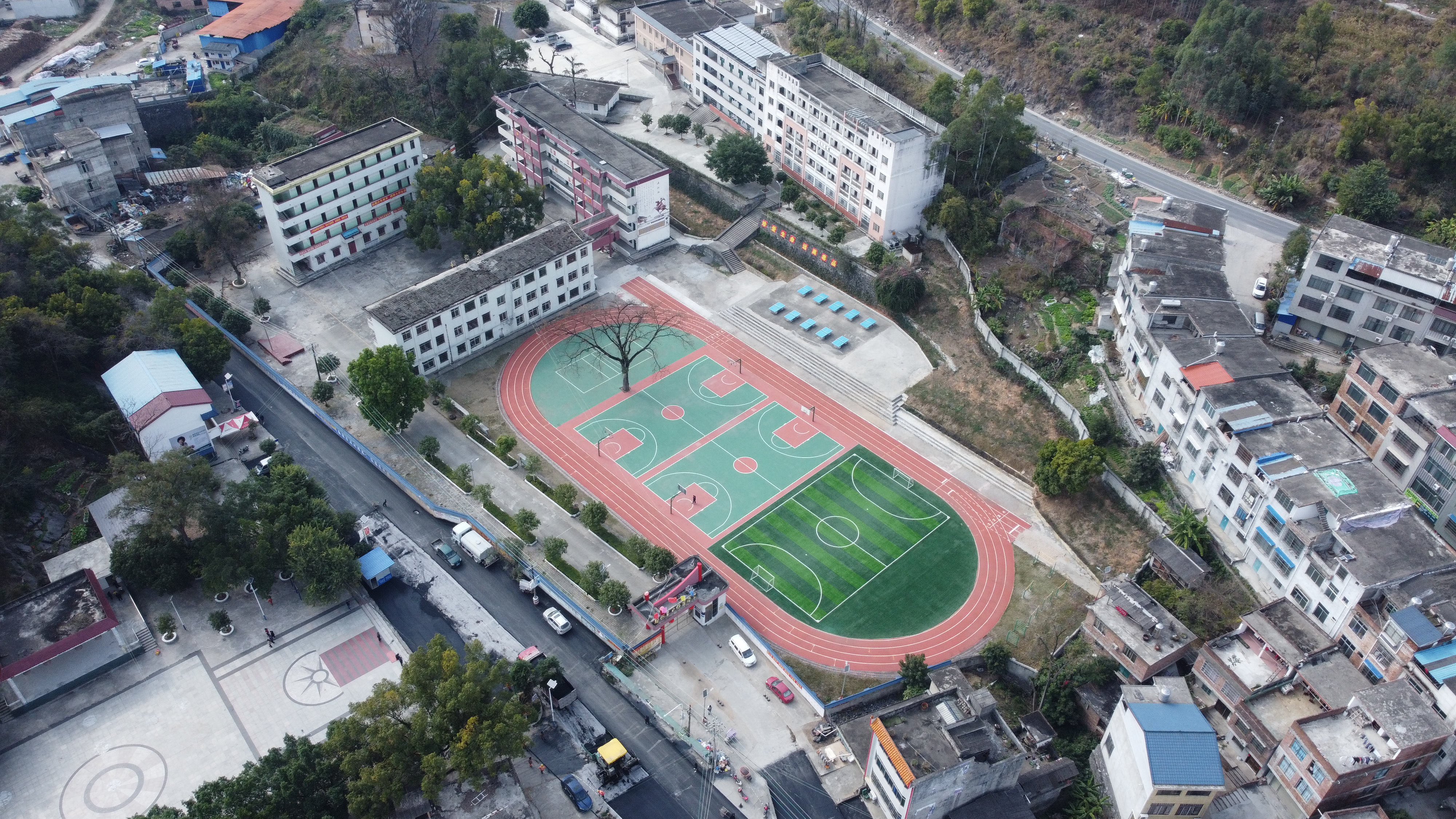  p data-id="gn5zdmq7ap">融水苗族自治县和睦镇中学位于融水县南部