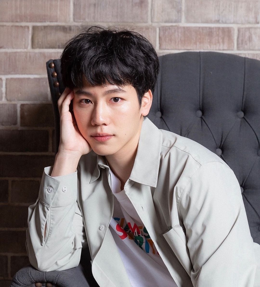 拉特·拉萨梅拉特(war),1994年6月23日出生于泰国孔敬府,泰国男演员