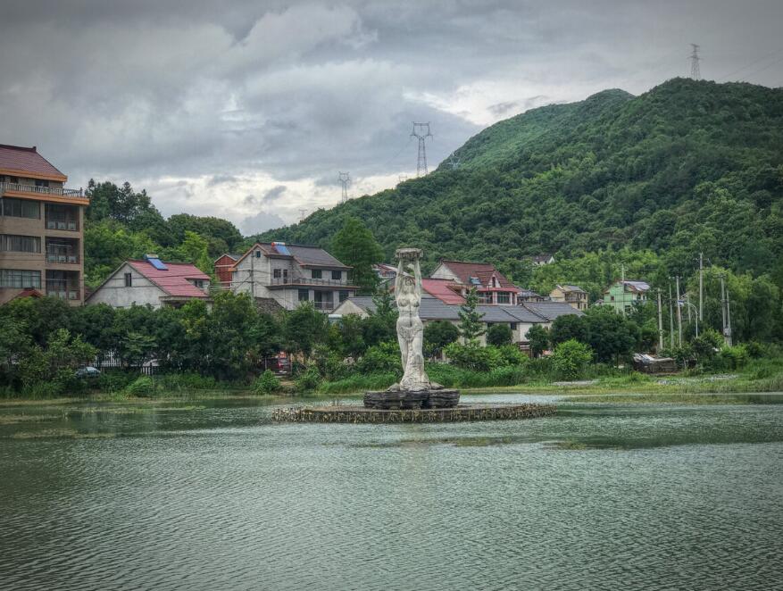  p data-id="gn2u8wlx33">阆仙洞风景区距桐庐县城五公里,为方圆约5