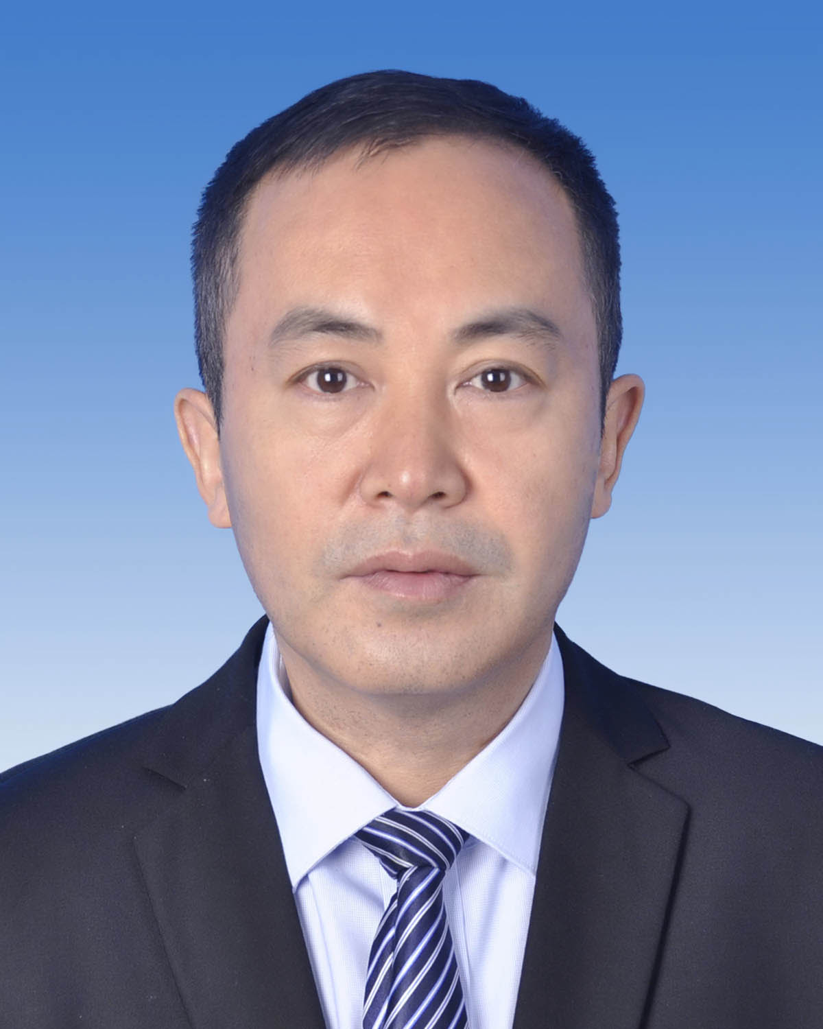 现任中共二七区委审计委员会办公室主任,二
