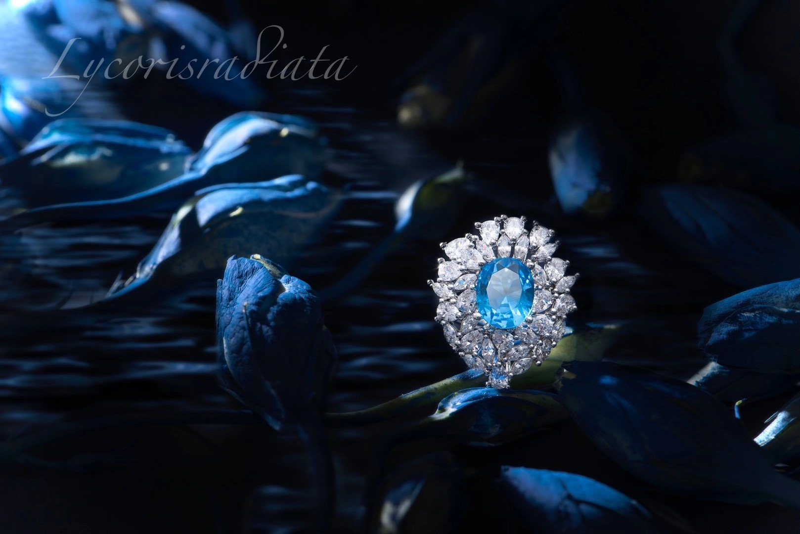 lycorisradiata(lr)彼岸花是源自于中国的中高端原创设计珠宝首饰品牌