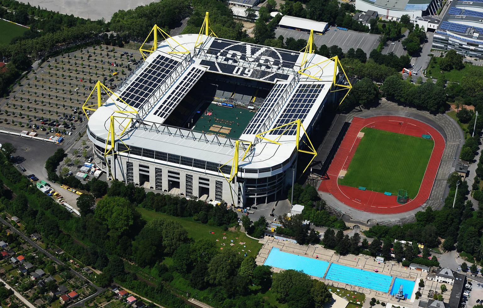 p>伊杜纳信号公园球场(signal iduna park)是德甲球队 a target="