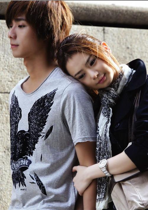  p>男才女貌,中国内地流行乐双人组合,由 a target="_blank" href="